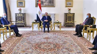 السيسى يبحث مع وزير خارجية اليونان تطورات القضية الليبية
