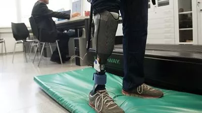  ساق اصطناعية تنقل لواضعها الإحساس بأنها طبيعية