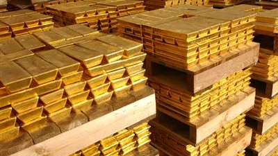 الذهب يوقف خسائر على مدى 8 أيام مع تراجع الدولار من مستويات مرتفعة
