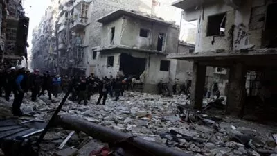 بالفيديو.. قتلى وجرحى بقصف جوي على عدّة أحياء في مدينة حلب