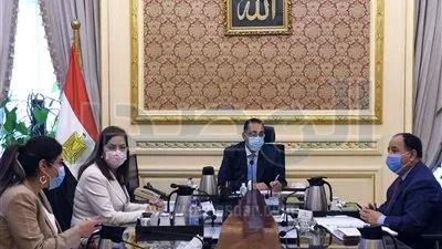 «مدبولى» يستعرض الحوافز المقدمة للموظفين المنتقلين للعاصمة الإدارية