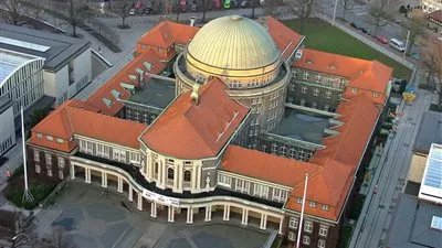 بالفيديو.. سيدة تحصل على شهادة الدكتوراه بعد ان تجاوز عمرها 100 سنة