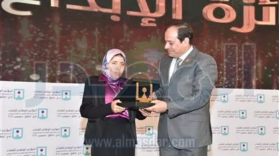 السيسي يمنح 