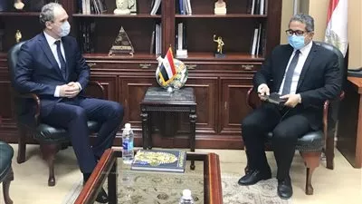 وزير السياحة يبحث مع سفيرى أوكرانيا وبيلاروسيا سبل تعزيز التعاون