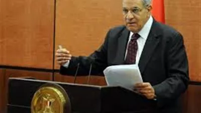 رئيس الوزراء يعقد إجتماع مع القيادات التنفيذية بقنا