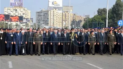 السيسي يشارك في مراسم جنازة شهداء الكنيسة البطرسية (صور)