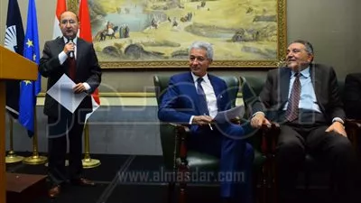 وزير التجارة والصناعة يفتتح فعاليات منتدى الأعمال 