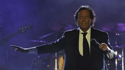 الفنان الأسبانى خوليو إيجليساس يقيم حفل فني فى 