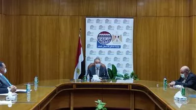 وزير قطاع الأعمال يبحث فرص التعاون المشترك مع القطاع الخاص