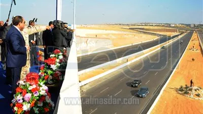 السيسي: محطات رسوم وتأمين على الطرق الجديدة مدعومة بكاميرات