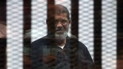 بالفيديو..النطق بالحكم على مرسي وآخرين في قضية 