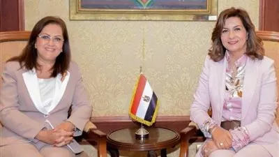 وزيرتا التخطيط والهجرة تعلنان خطة التعامل مع العاملين العائدين من الخارج