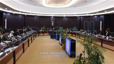 «مدبولى» يستعرض استراتيجية صناعة السيارات الكهربائية فى مصر