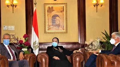 وزيرة التجارة: تعزيز مشاركة المشروعات الصغيرة والمتوسطة بالمعارض الدولية