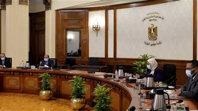 وزيرة الصحة تطالب المحافظين بإنشاء مراكز ضخمة للتطعيم ضد كورونا