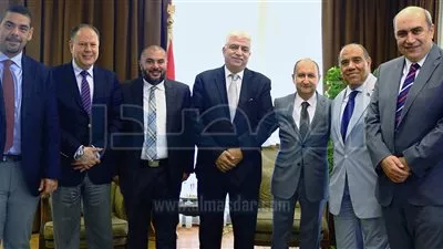 وزير التجارة يبحث تنمية صادرات 