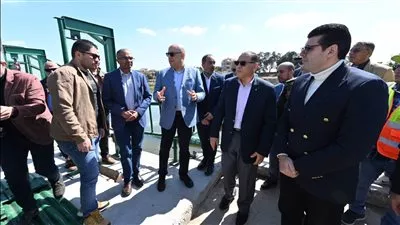 وزير الإسكان يتفقد مأخذ و محطة تنقية مياه بلبيس 