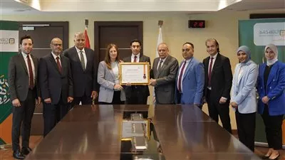 البنك الأهلي المصري يحتفظ بشهادة التوافق مع متطلبات هيئتي «فيزا» و«ماستر كارد»