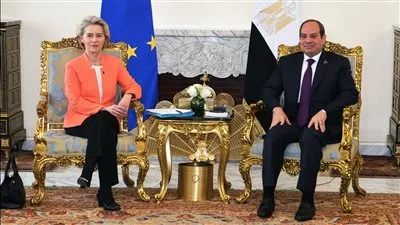 السيسي يستقبل رئيسة المفوضية الأوروبية ويؤكد ضرورة وقف إطلاق النار في غزة