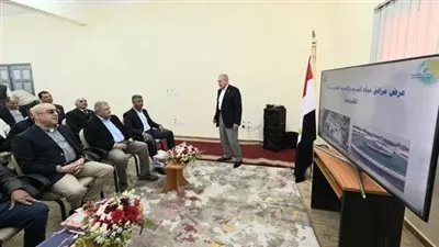 وزير الإسكان يستعرض موقف خدمات مياه الشرب والصرف الصحى بمحافظة القليوبية