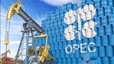 النفط يواصل خسائره وسط احتمالات ارتفاع إمدادات أوبك+