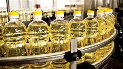 «السلع التموينية» تعلن عن ممارستين عالمية ومحلية لشراء زيت خام