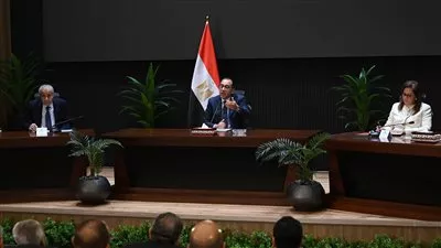 الحكومة تتفق مع المُصنعين والتجار على بدء خفض أسعار السلع