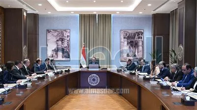 رئيس الوزراء يتابع الموقف التنفيذي للإفراج الجمركي عن البضائع في الموانئ 