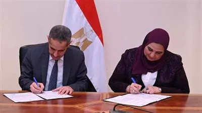 وزيرة التضامن توقع عقد تمليك مقر بنك ناصر الاجتماعي بمدينة طنطا