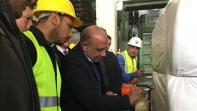 تصدير أول شحنة من إنتاج «مصر للحرير الصناعي» بكفر الدوار