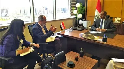 وزير الإسكان يتابع آليات التعاون مع البنك الدولي بمشروعات المياه والصرف الصحي