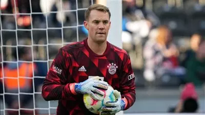 بايرن ميونيخ يراقب 3 حراس لتعويض مانويل نوير