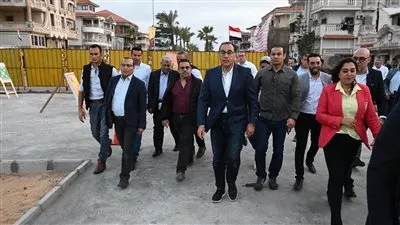 رئيس الوزراء يتفقد أعمال تطوير منطقة اللسان والممشى السياحي بمدينة رأس البر