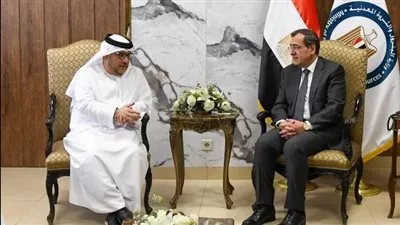 «الملا» يبحث تعزيز التعاون المصري الإماراتي بمجال تجارة وتخزين وتداول المنتجات البترولية