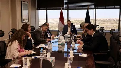 وزير السياحة والآثار يتابع مستجدات الخطة التنفيذية لتحسين التجربة السياحية في مصر 