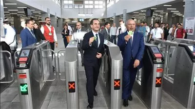 وزير النقل والسفير الفرنسي يتابعان جاهزية محطات مترو الأنفاق والقطار الكهربائى