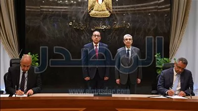 الحكومة تسلم أراضي مشروعين لإنتاج الكهرباء من الرياح بإستثمارات 9 مليارات دولار