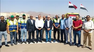 «مدبولي» يزور «واحة تجلي» ويتفقد اصطفاف أسطول المعدات والسيارات بشركة النظافة