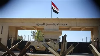 مصر تنفي إغلاق معبر رفح وتكثف جهودها لاحتواء التصعيد
