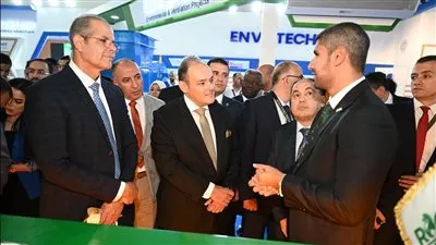 وزير الصناعة يفتتح الدورة الثامنة من المعرض والمؤتمر الدولي للتكييف والتبريد 