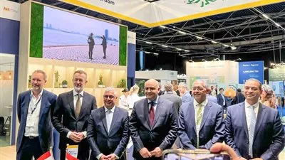 رئيس اقتصادية قناة السويس يبحث التعاون مع مجموعة BP بمشروعات الهيدروجين الأخضر 