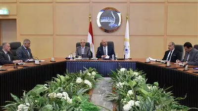 وزيرا النقل والري يناقشان إعادة تأهيل الممر الملاحى لترعة الاسماعيلية