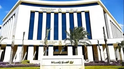  «الصناعة» تلزم منتجي ومستوردي بعض السلع بالمواصفات القياسية المصرية