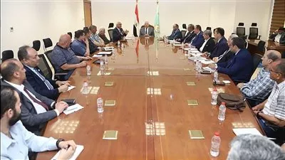 وزير الزراعة يوجه بمراجعة  وحوكمة  برامج شحن ونقل الأسمدة