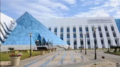 المصرية للاتصالات تقترض 200 مليون دولار من بنك مصر الإمارات