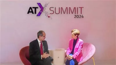 مصر وسنغافورة تبحثان تعزيز التعاون في مجالات التعهيد والذكاء الاصطناعى