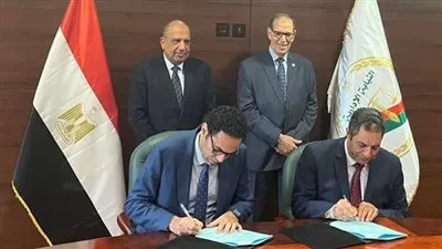  هيئة النيابة الإدارية توقع عقد استغلال مبنى مملوك لشركة الصوت والضوء بأسوان