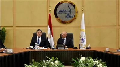 «الوزير» يبحث التعاون مع الشركات المجرية لتوطين صناعة الأتوبيسات الكهربائية في مصر