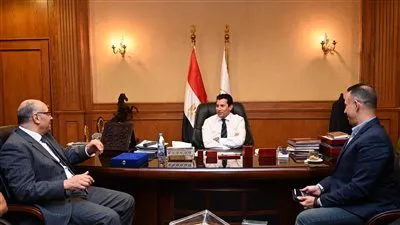 وزير الرياضة يتابع استعدادات تنظيم النسخة الثالثة من «رالي مصر للطائرات»