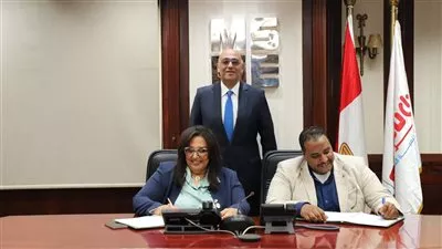 «تنمية المشروعات» يوقع عقد تمويل بـ160 مليون جنيه مع جمعية «المبادرة»